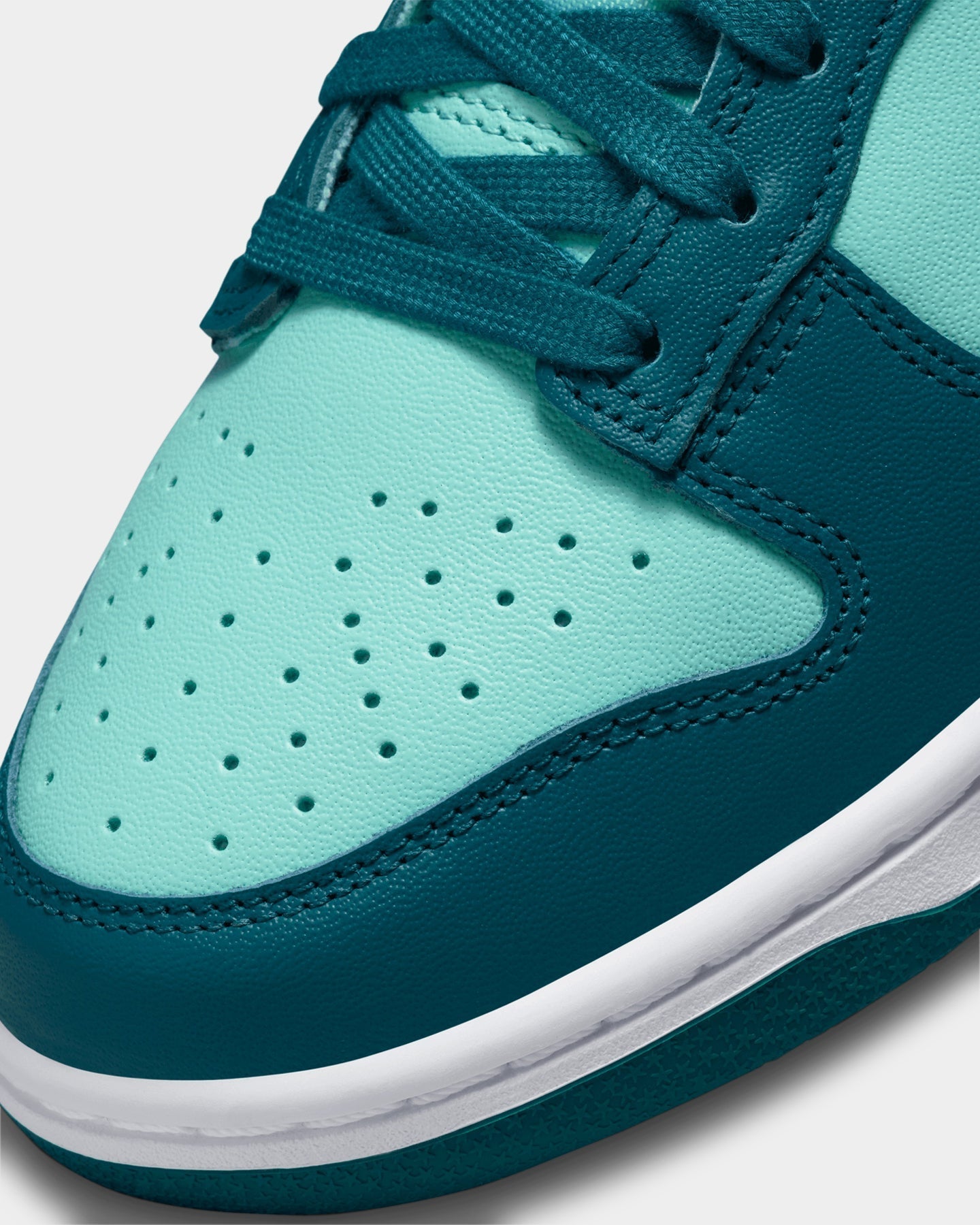 Nike Women's Dunk Low "Geode Teal" Geode Teal/White