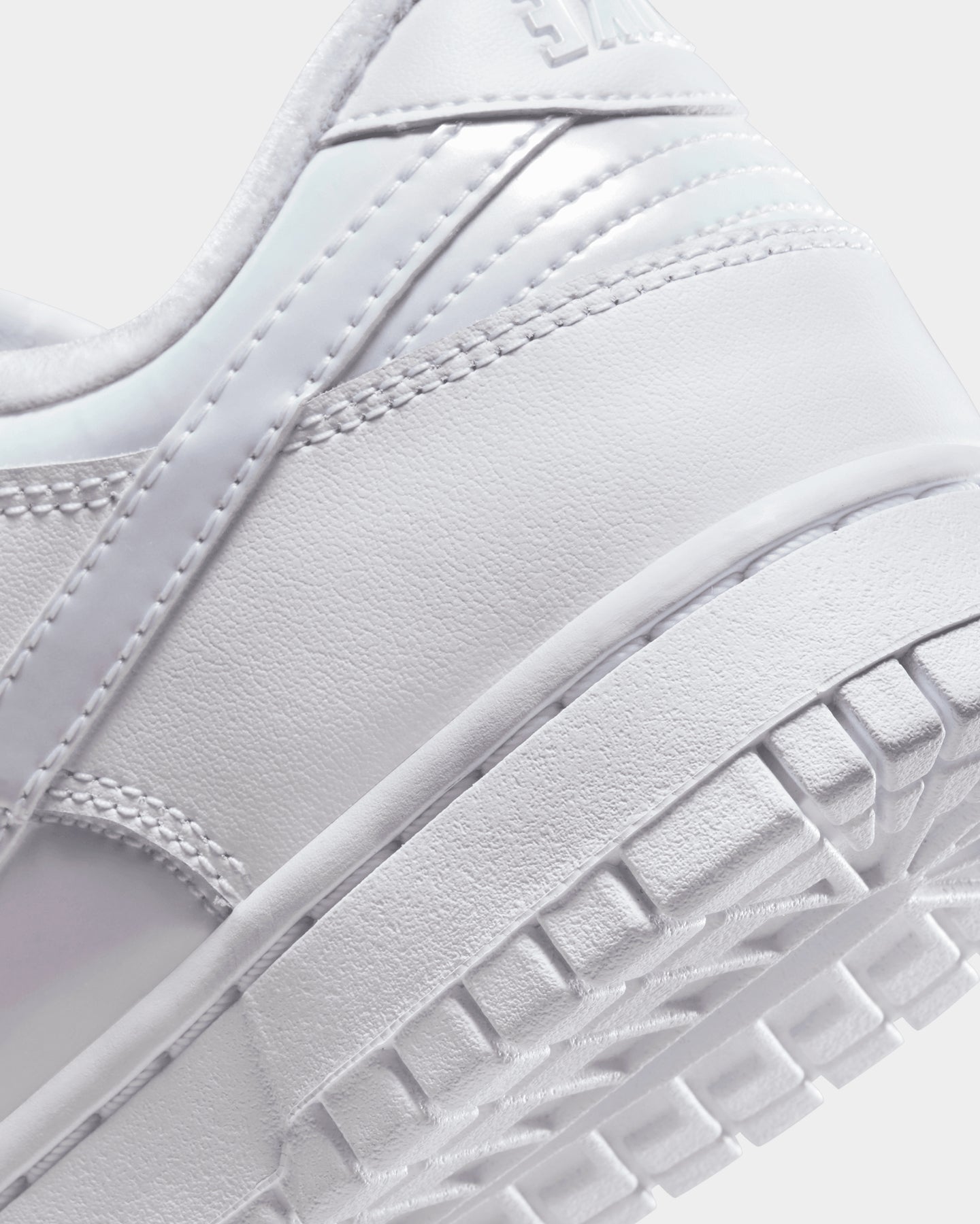 Nike Women's Dunk Low SE White/Multi-Coloured