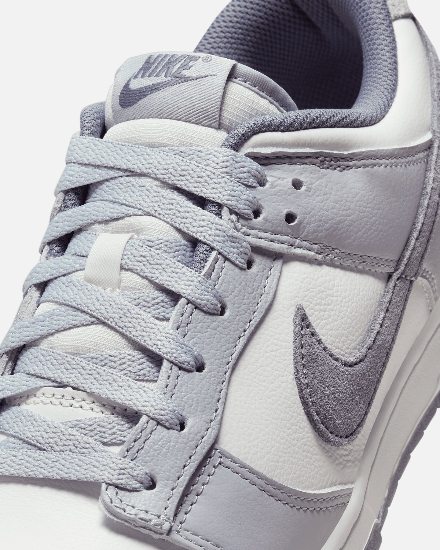 Nike Dunk Low Retro Premium SE ESS+ White/Light Carbon